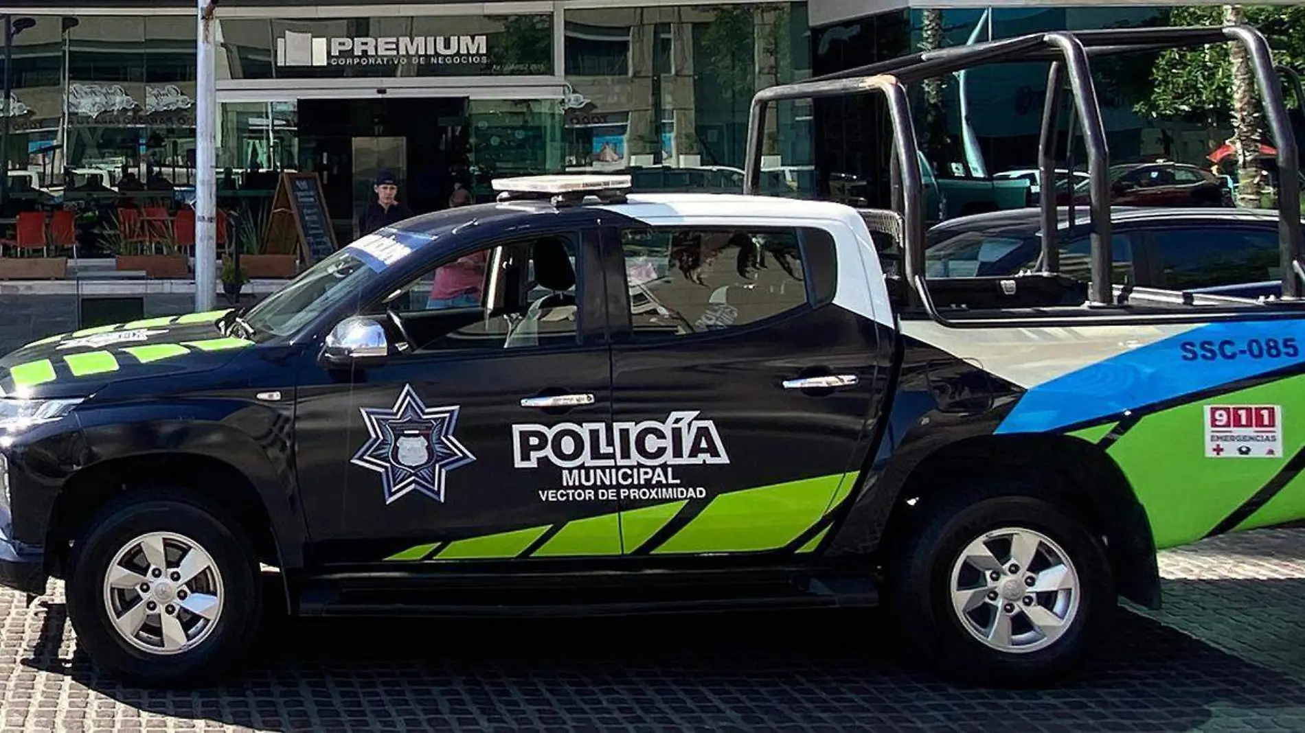 Tras una persecución sobre Periférico Ecológico, policías detuvieron  un hombre que manejaba un vehículo con reporte de robo